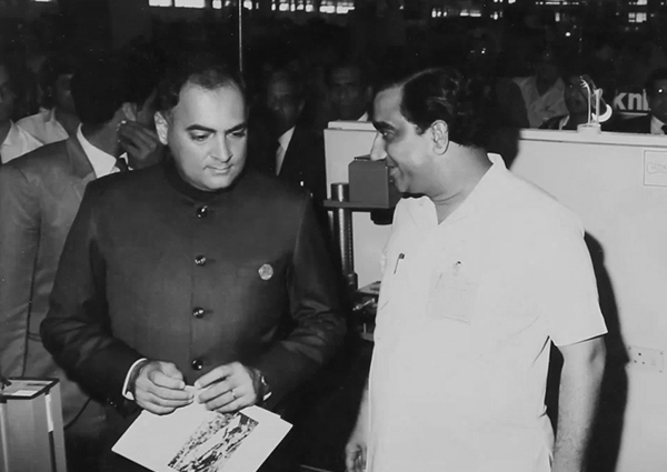 With Hon'ble Ex PM Rajeev Gandhi at IMTEX